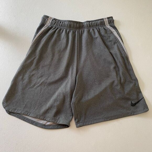 Nike Dri-FIT Gray Athletic Shorts Men’s Size M - Picture 1 of 7